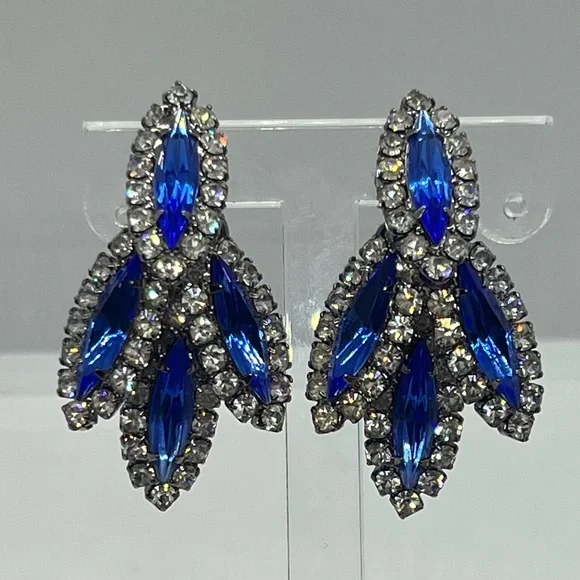 Stunning blue and clear rhinestone sparkly dangle clip on silver tone earrings - Picture 3 of 16